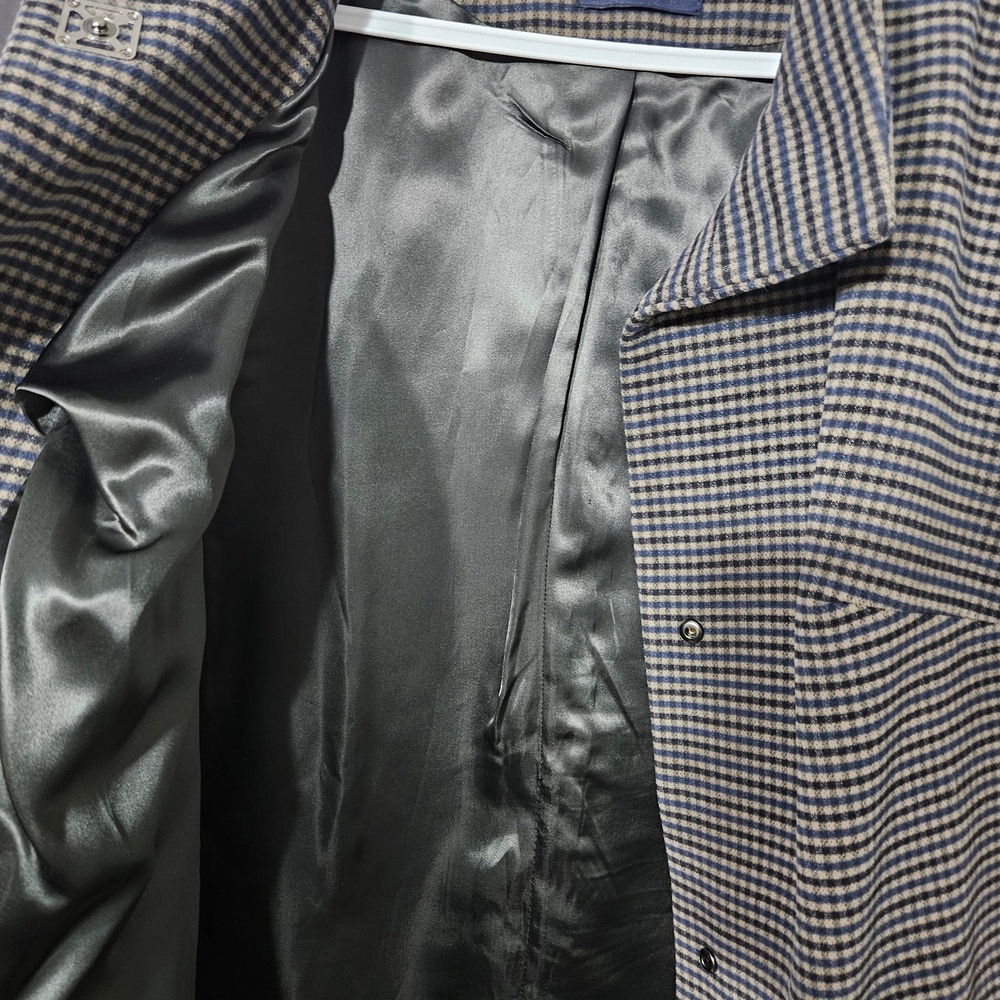 Stylish Houndstooth Coat - image 4